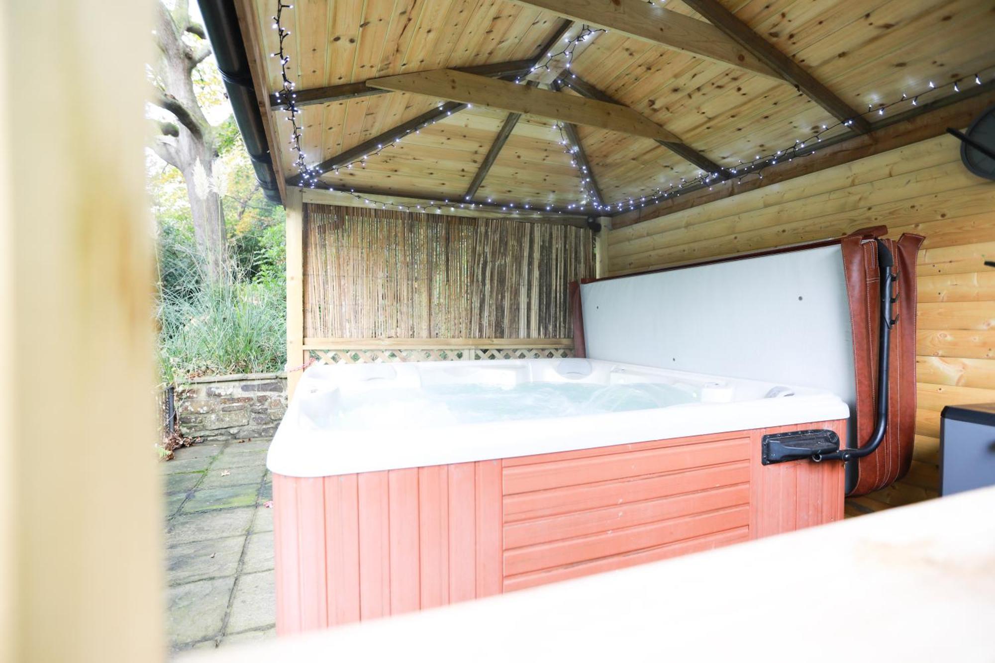 바이드포드 Woodside Ash Hot Tub & Pool 아파트 외부 사진