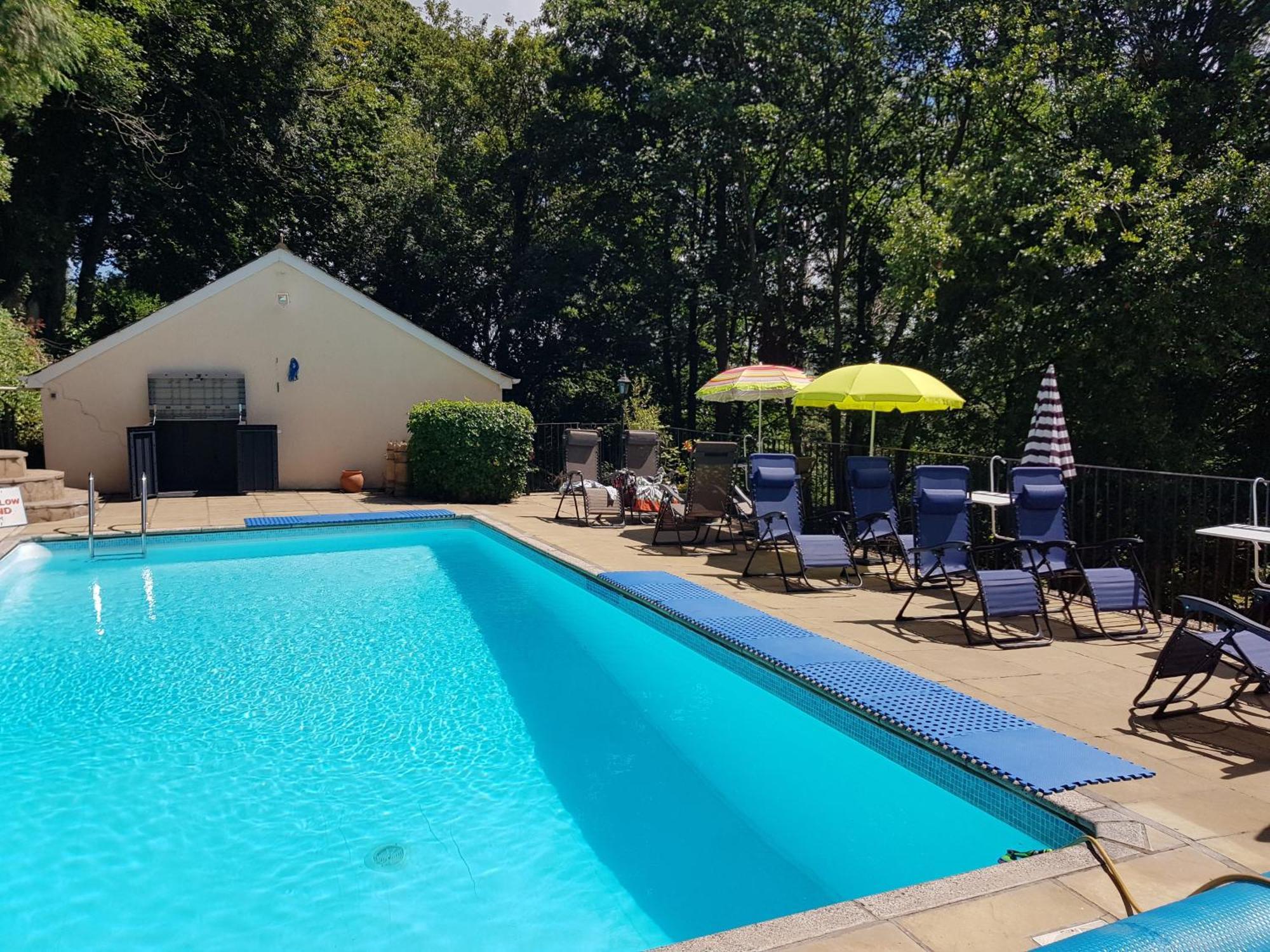 바이드포드 Woodside Ash Hot Tub & Pool 아파트 외부 사진